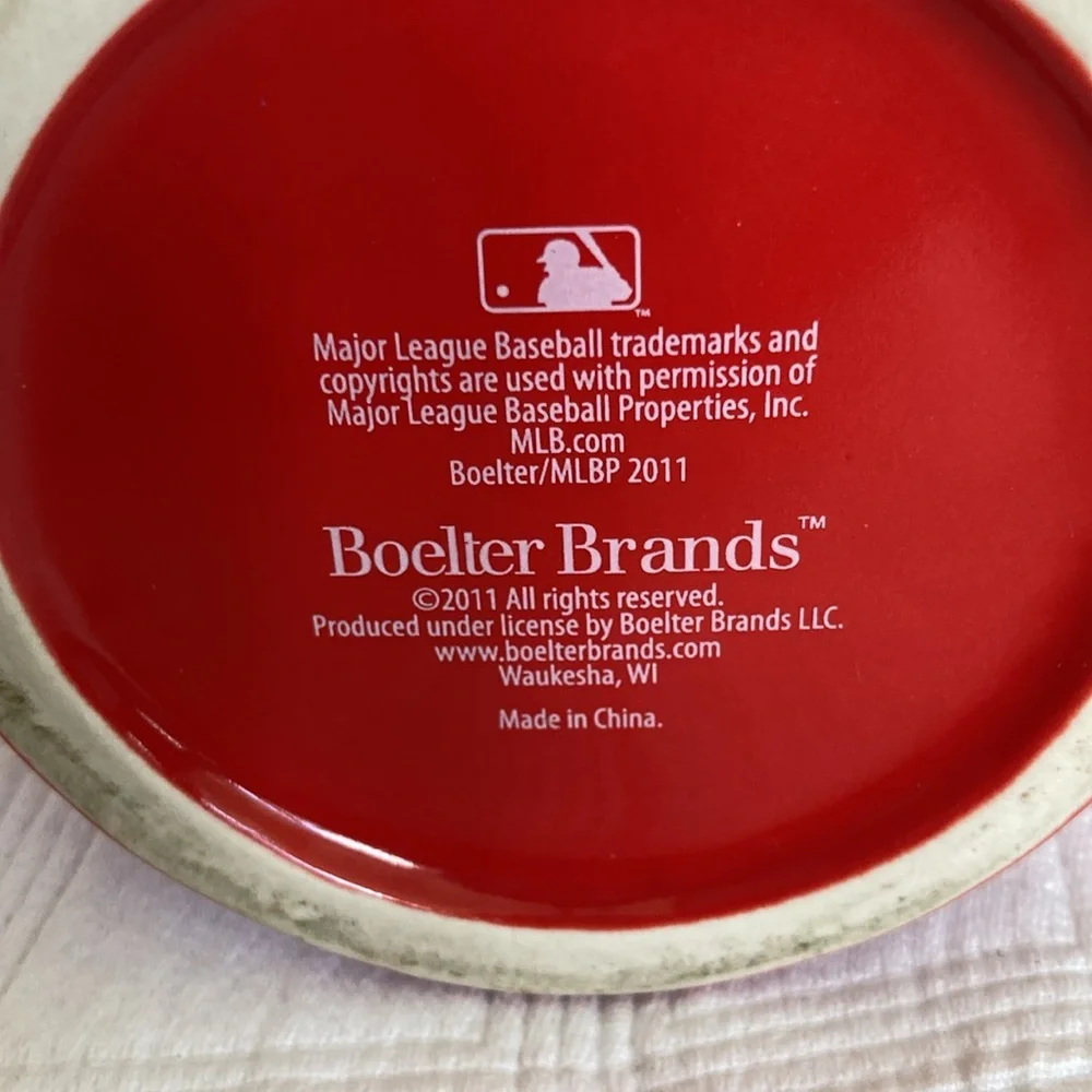 Cincinnati Reds mugs by Boelter Brands